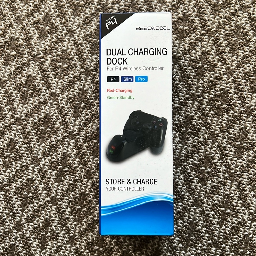 BRAND NEW - Dual charging dock for PS4